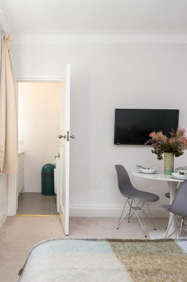 Beautifully Presented Centrally Located Studio Apartment London Bagian luar foto